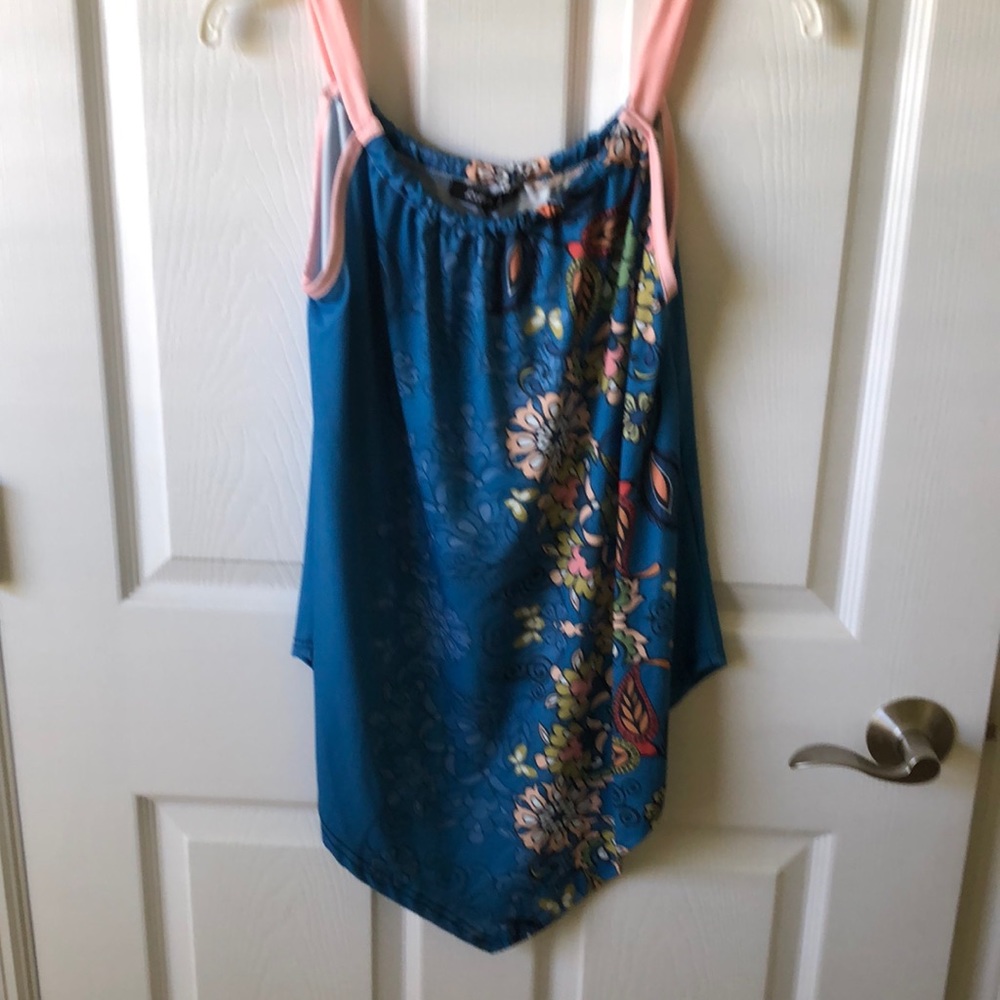 Brand new tank top with tags very pretty